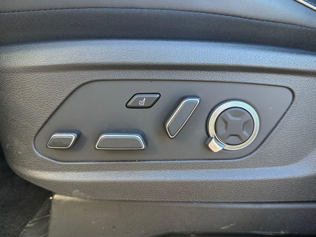 used 2025 Hyundai Palisade car, priced at $42,301