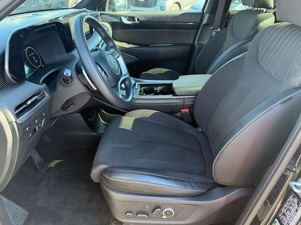 used 2025 Hyundai Palisade car, priced at $42,301