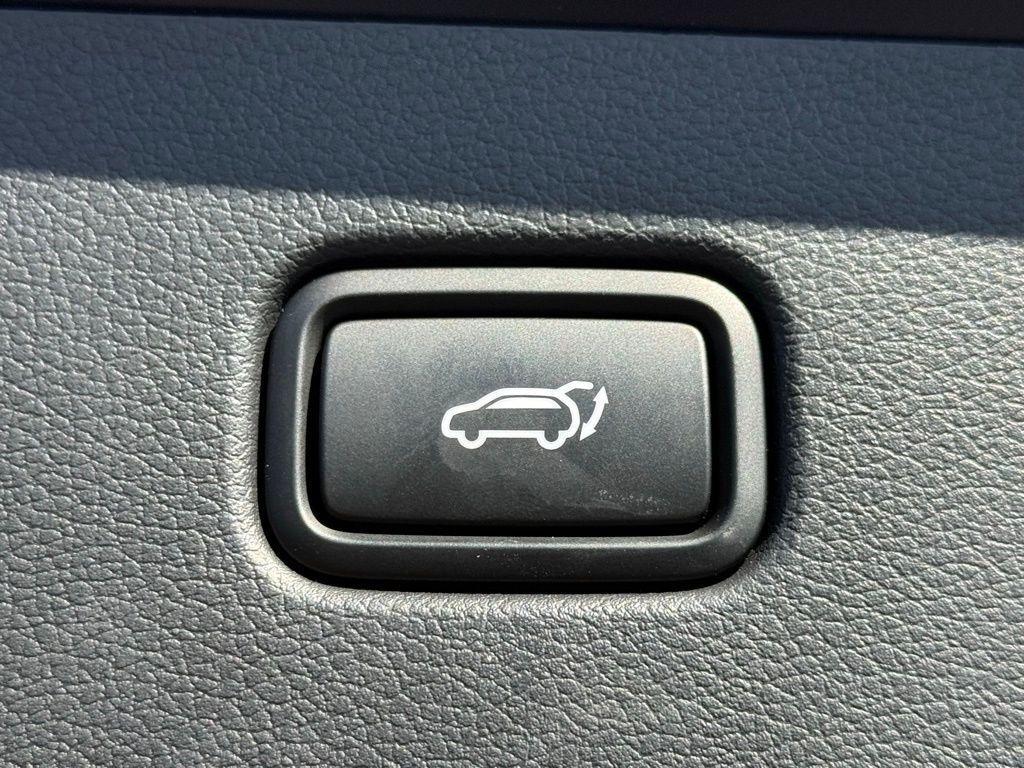 used 2025 Hyundai Palisade car, priced at $42,301