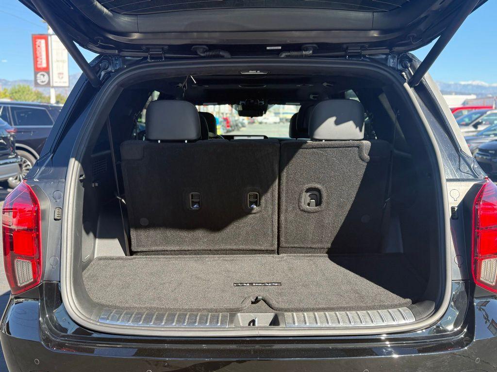 used 2025 Hyundai Palisade car, priced at $42,301