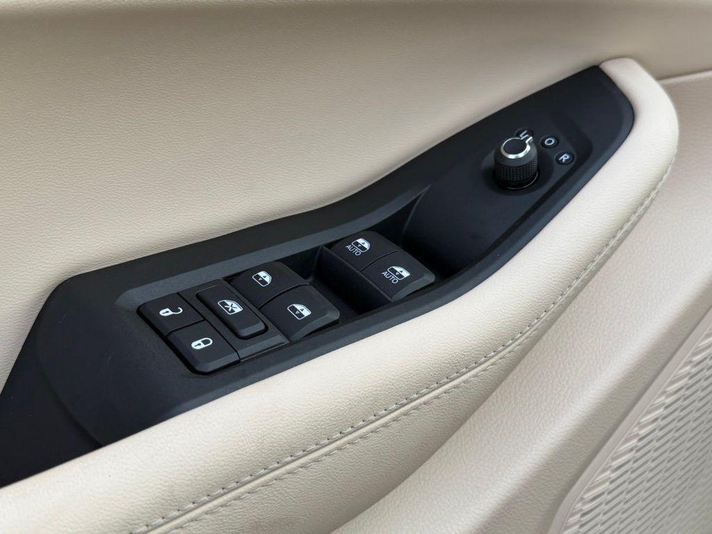 new 2025 Jeep Grand Cherokee L car, priced at $41,552