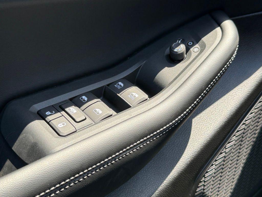 new 2025 Jeep Grand Cherokee L car, priced at $42,552