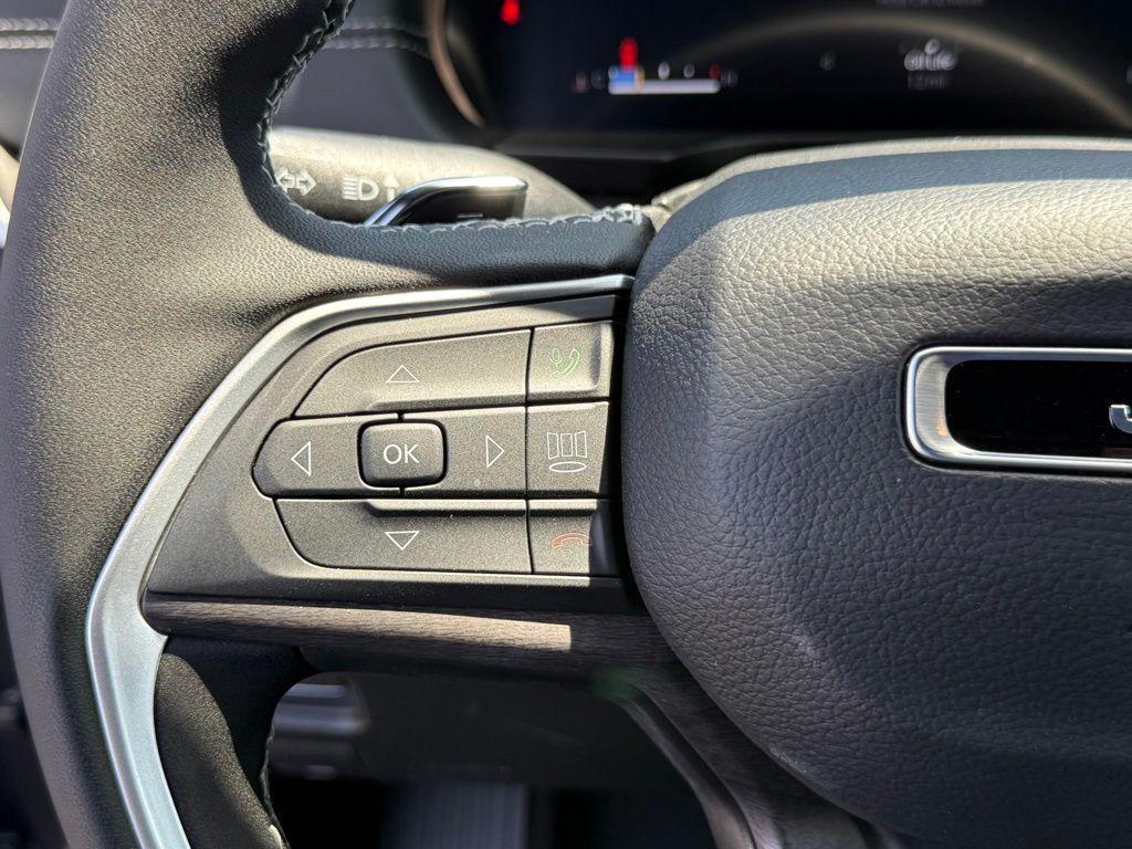 new 2025 Jeep Grand Cherokee L car, priced at $42,552