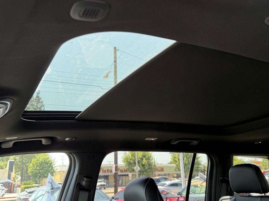 new 2025 Jeep Grand Cherokee L car, priced at $42,552