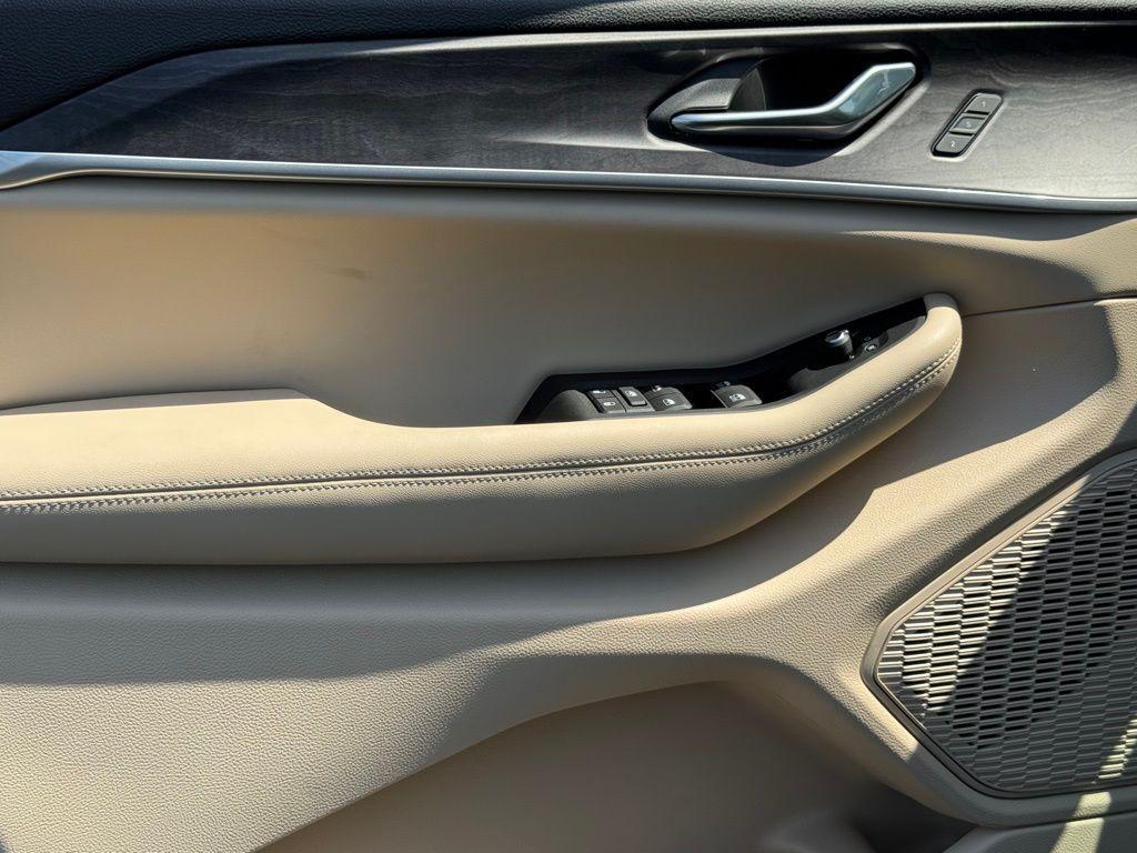 new 2025 Jeep Grand Cherokee L car, priced at $42,552