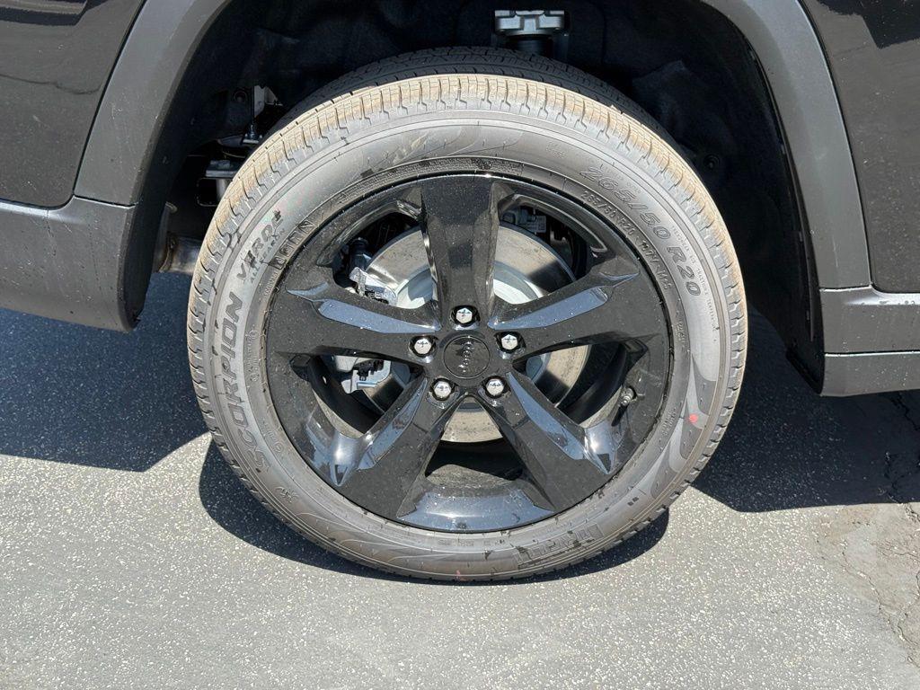 new 2025 Jeep Grand Cherokee L car, priced at $42,552