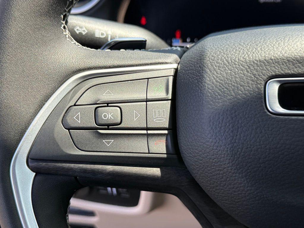 new 2025 Jeep Grand Cherokee L car, priced at $42,552