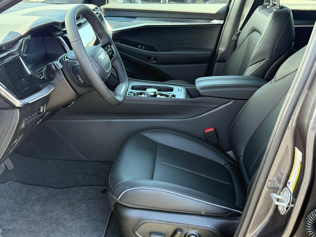 new 2025 Jeep Wagoneer S car, priced at $38,011