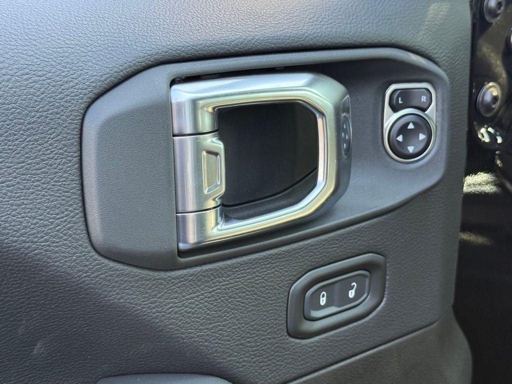 new 2025 Jeep Gladiator car, priced at $52,865