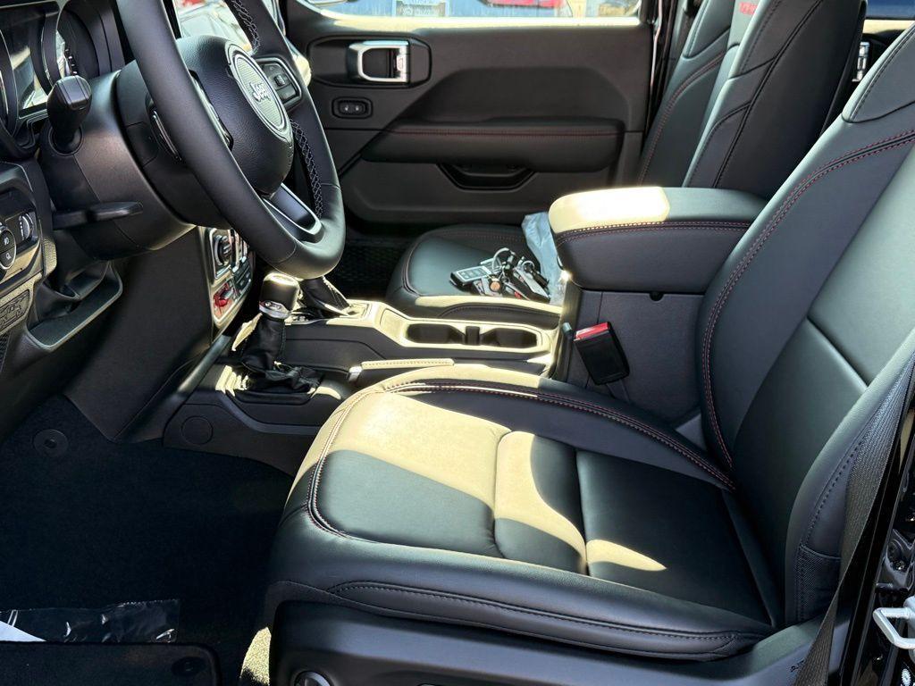 new 2025 Jeep Gladiator car, priced at $52,865