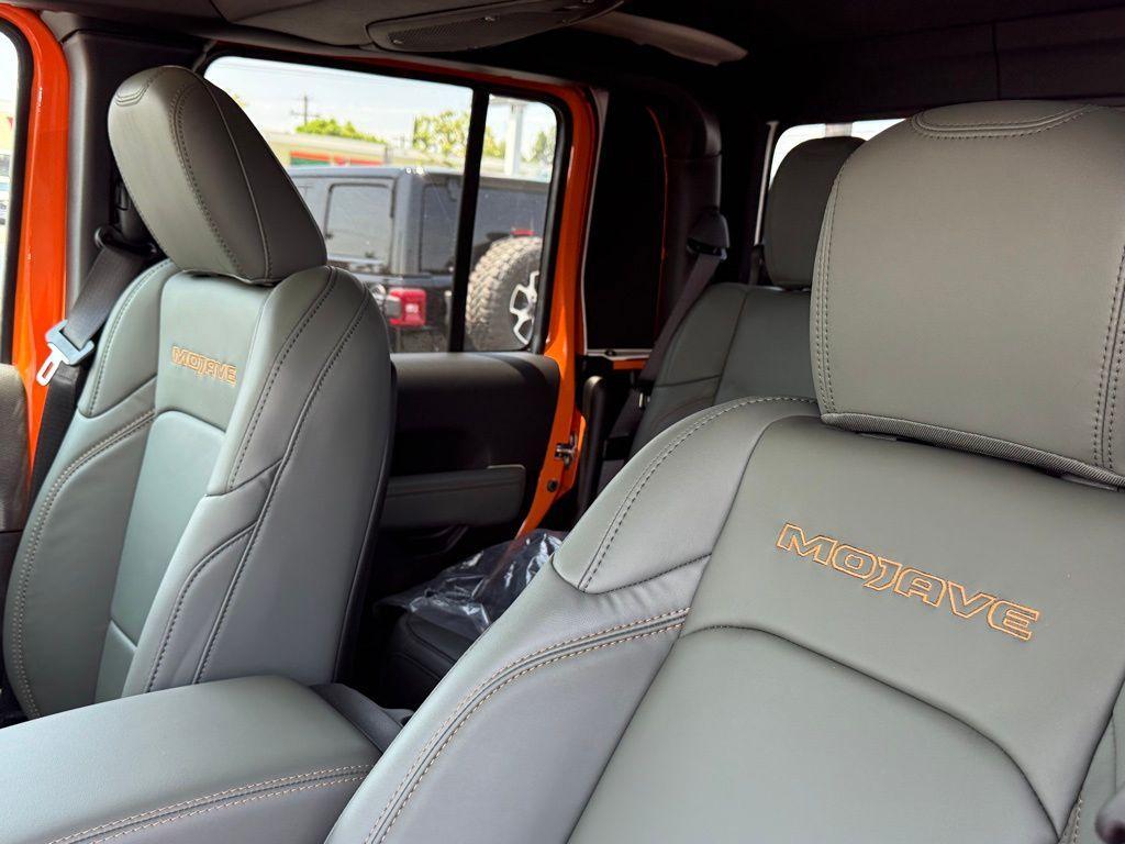 new 2025 Jeep Gladiator car, priced at $53,076