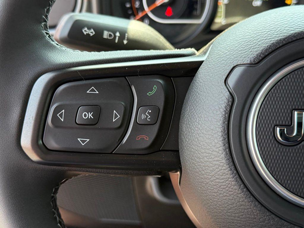 new 2025 Jeep Gladiator car, priced at $53,076