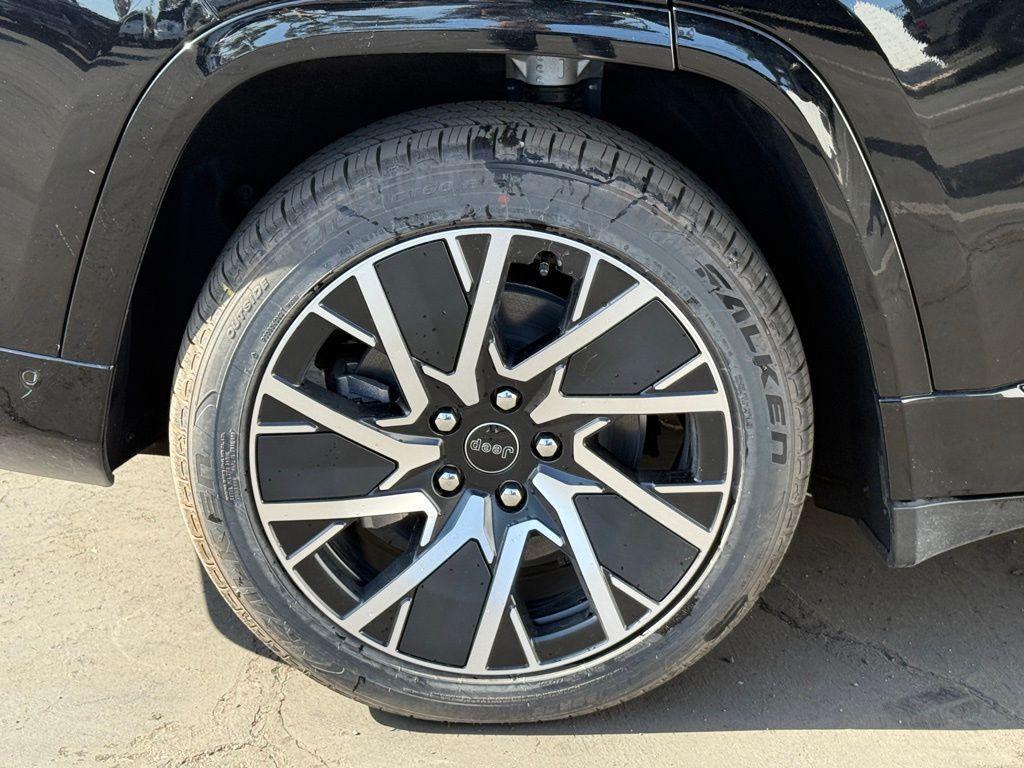 new 2025 Jeep Wagoneer S car, priced at $38,011