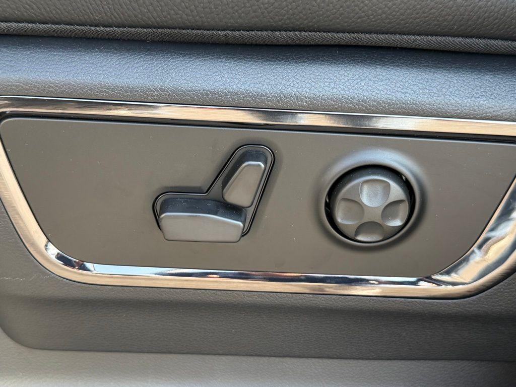 new 2025 Ram 1500 car, priced at $73,272