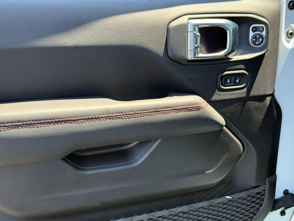 new 2025 Jeep Gladiator car, priced at $52,329