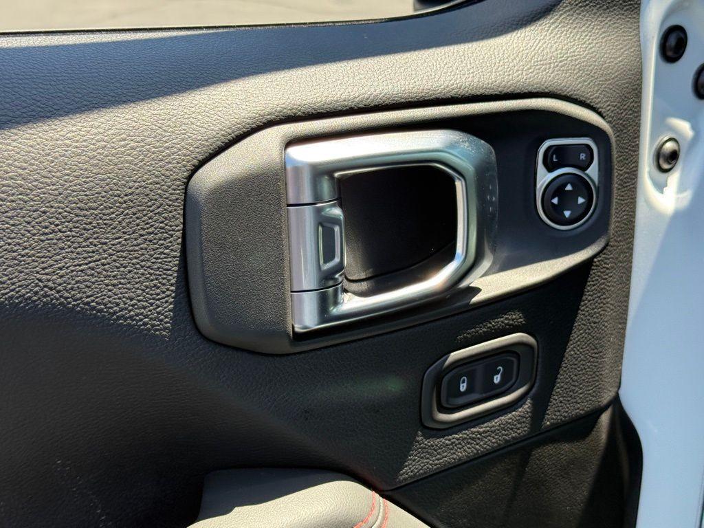 new 2025 Jeep Gladiator car, priced at $52,329