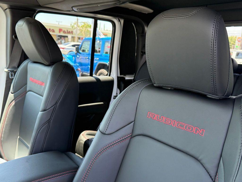 new 2025 Jeep Gladiator car, priced at $52,329