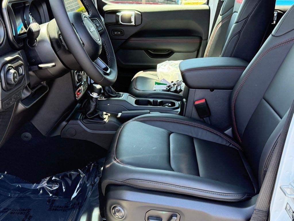 new 2025 Jeep Gladiator car, priced at $52,329