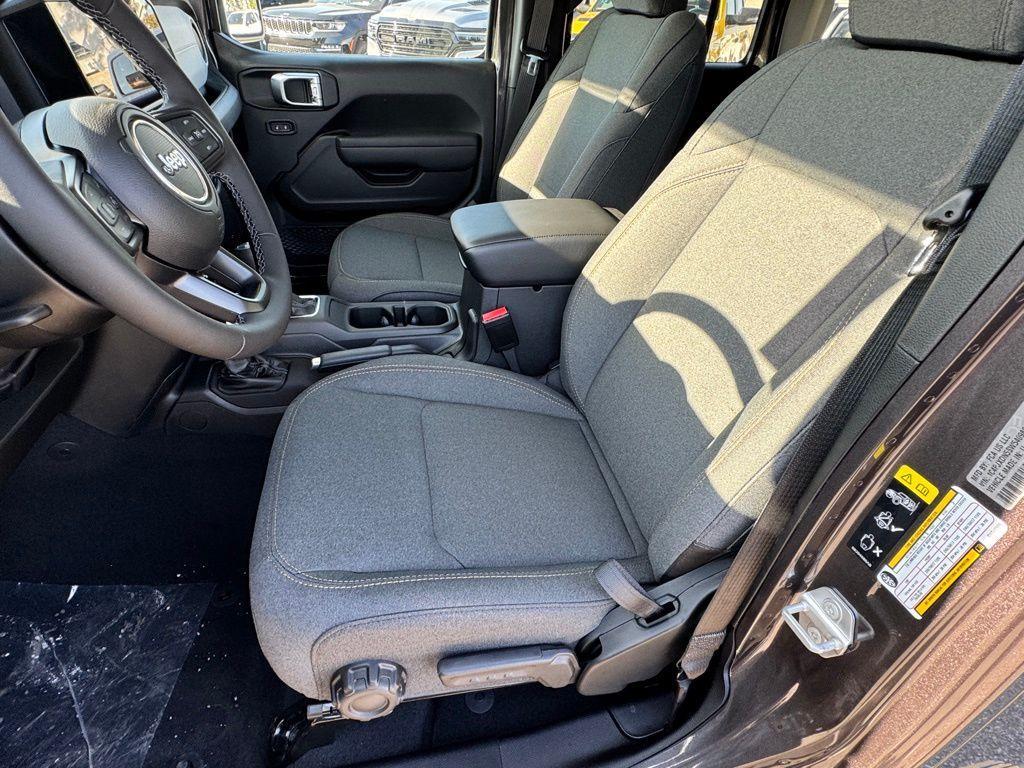 new 2025 Jeep Wrangler car, priced at $40,103