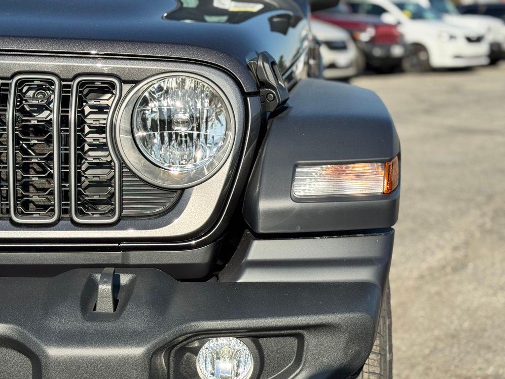 new 2025 Jeep Wrangler car, priced at $40,103