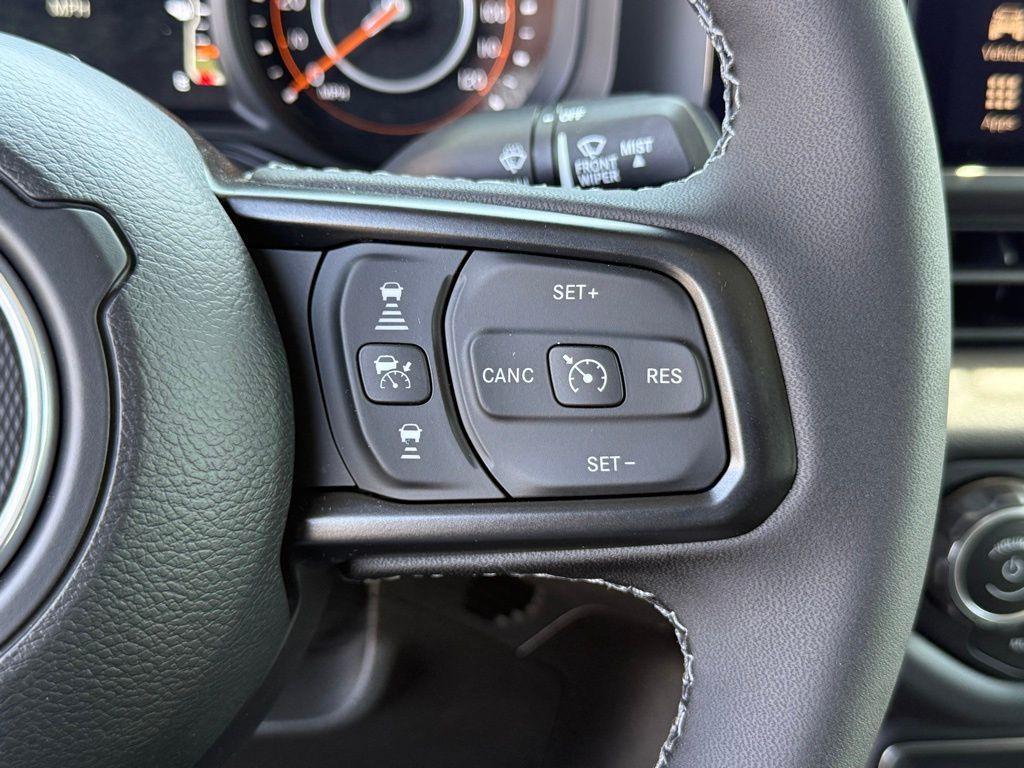 new 2025 Jeep Gladiator car, priced at $45,183