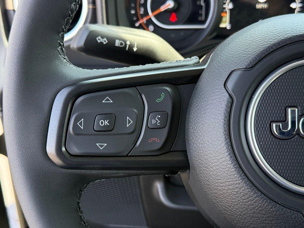 new 2025 Jeep Gladiator car, priced at $45,183