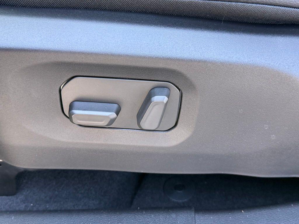 new 2025 Jeep Gladiator car, priced at $45,183