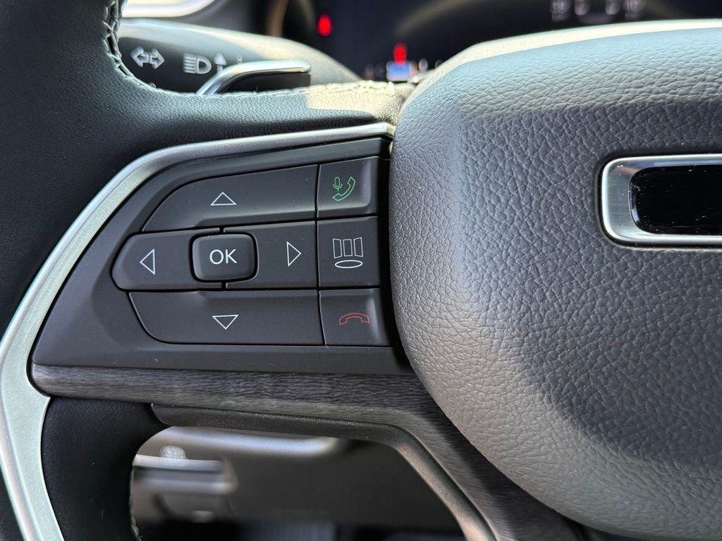 new 2025 Jeep Grand Cherokee L car, priced at $43,352