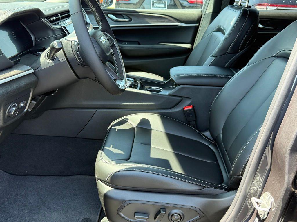 new 2025 Jeep Grand Cherokee L car, priced at $43,352