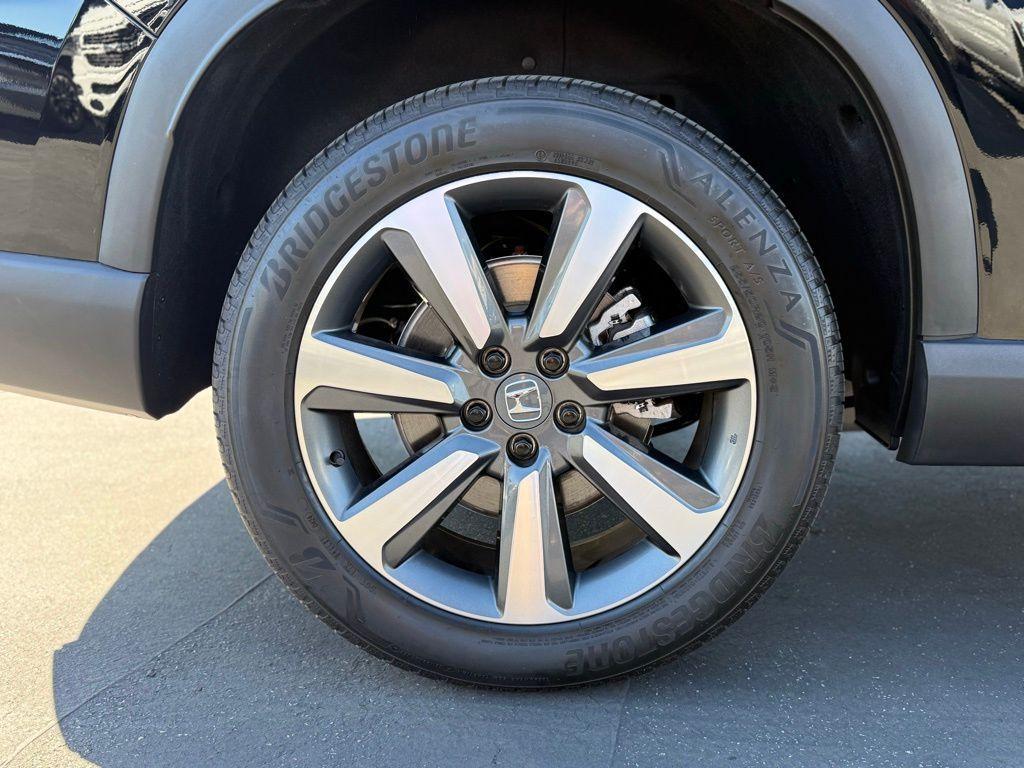 used 2025 Honda Pilot car, priced at $42,997