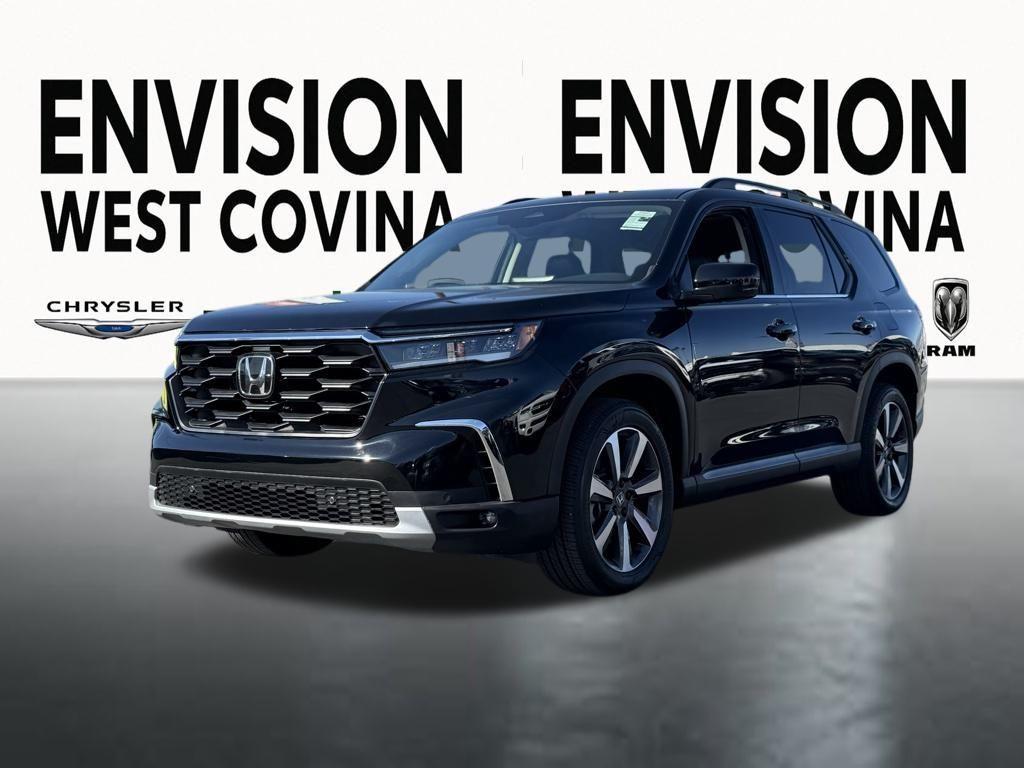 used 2025 Honda Pilot car, priced at $42,997