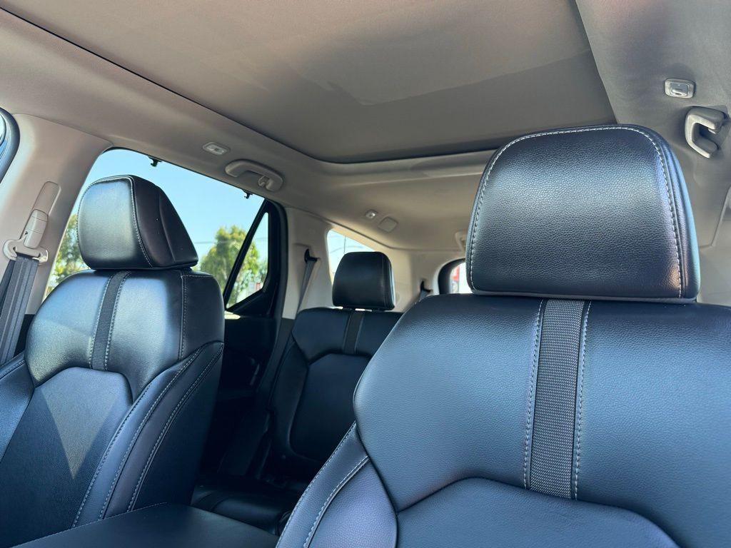 used 2025 Honda Pilot car, priced at $42,997