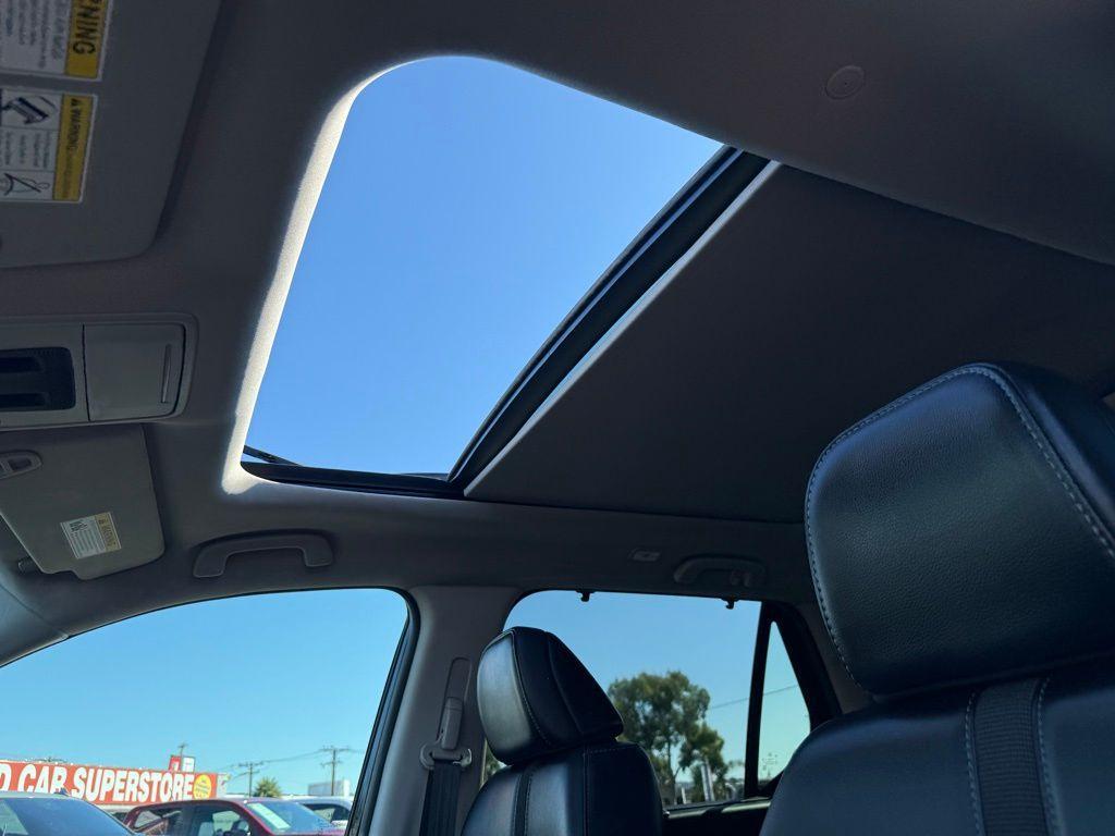 used 2025 Honda Pilot car, priced at $42,997