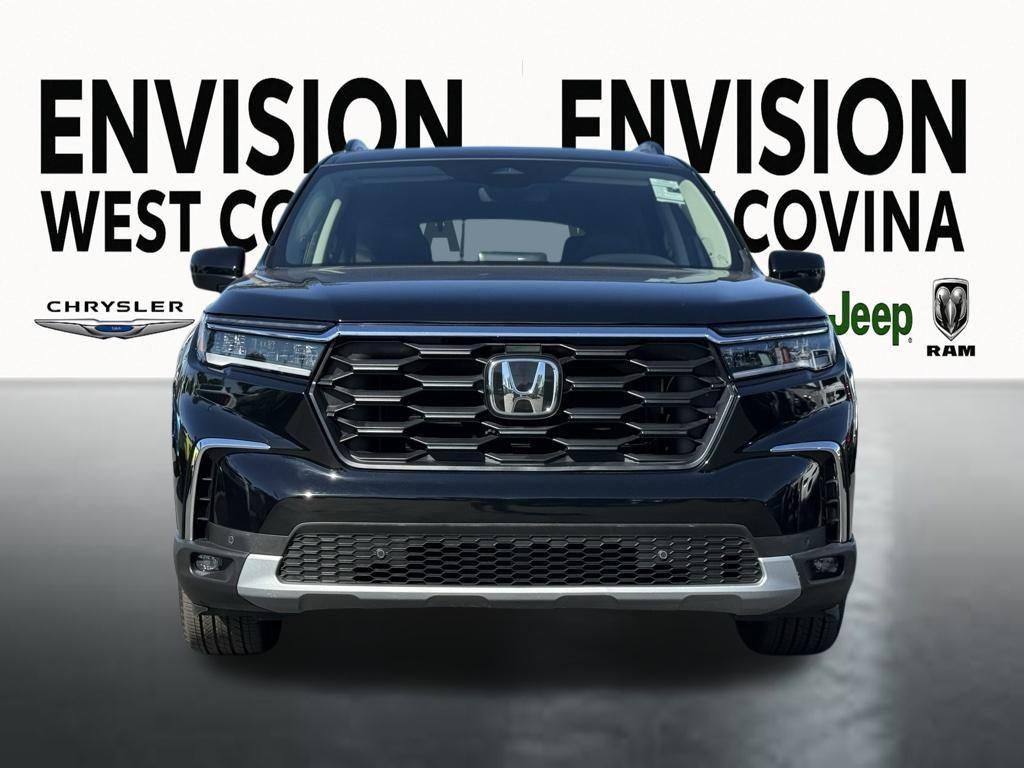 used 2025 Honda Pilot car, priced at $42,997