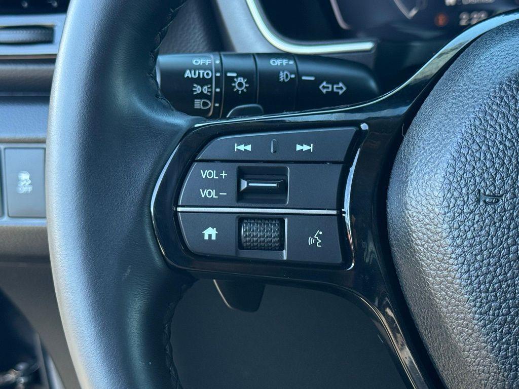 used 2025 Honda Pilot car, priced at $42,997