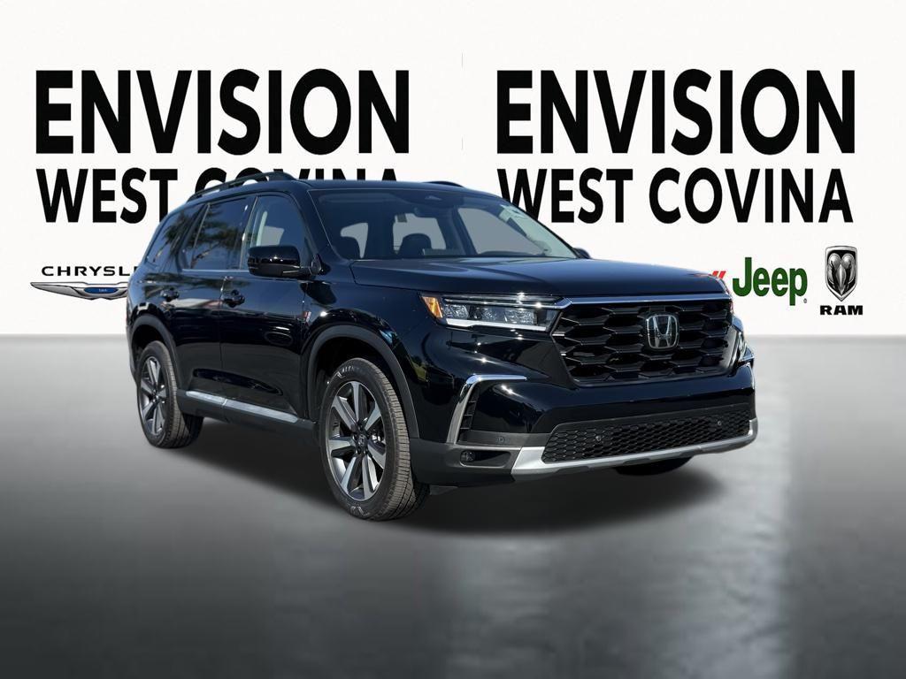 used 2025 Honda Pilot car, priced at $42,997