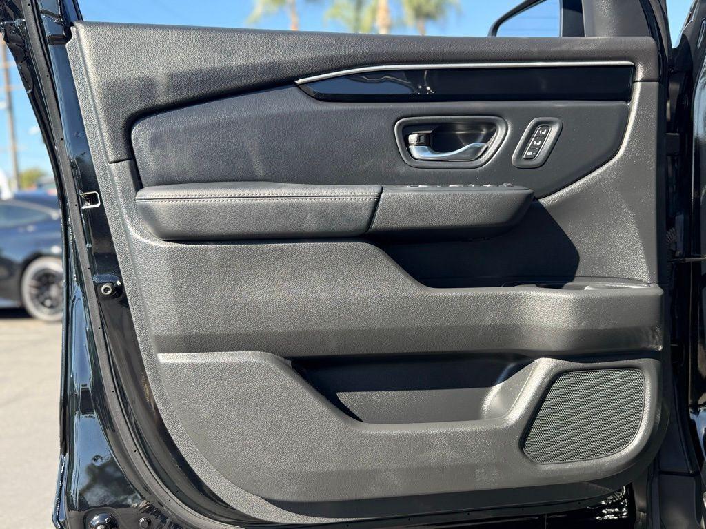 used 2025 Honda Pilot car, priced at $42,997