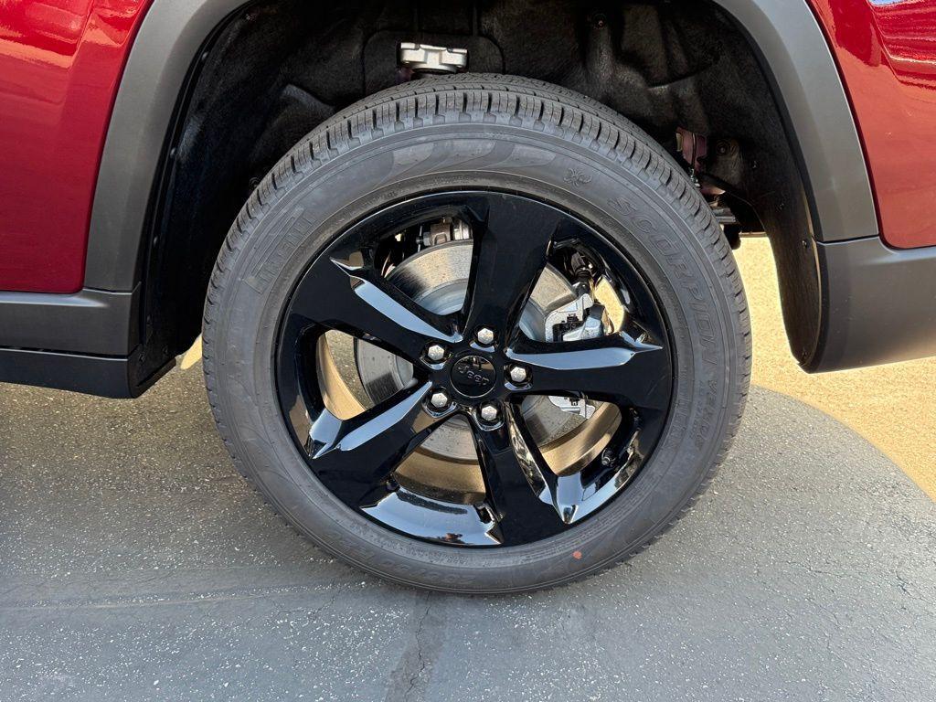 new 2025 Jeep Grand Cherokee L car, priced at $42,552