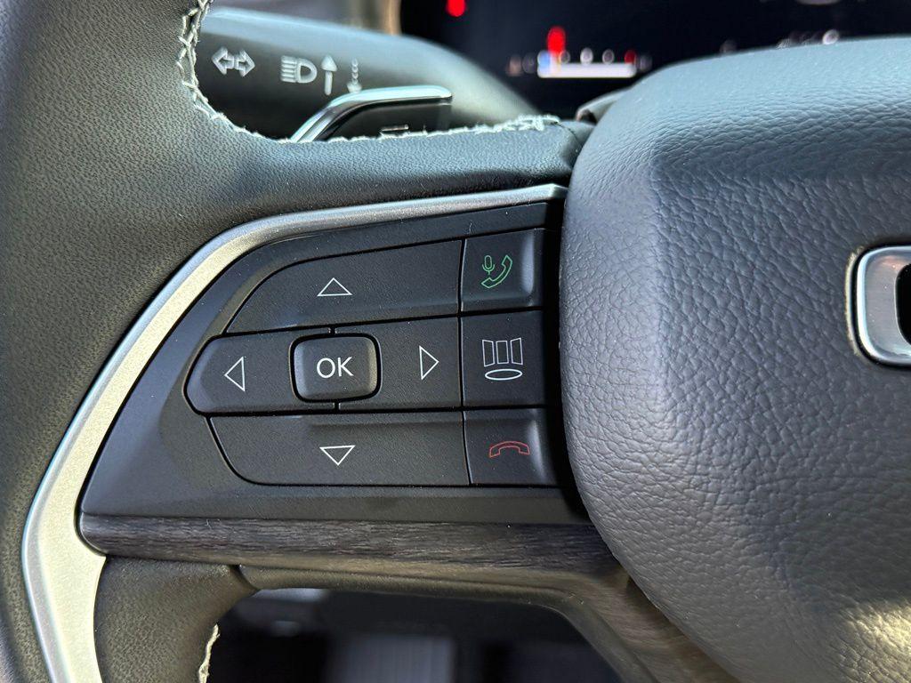 new 2025 Jeep Grand Cherokee L car, priced at $42,552