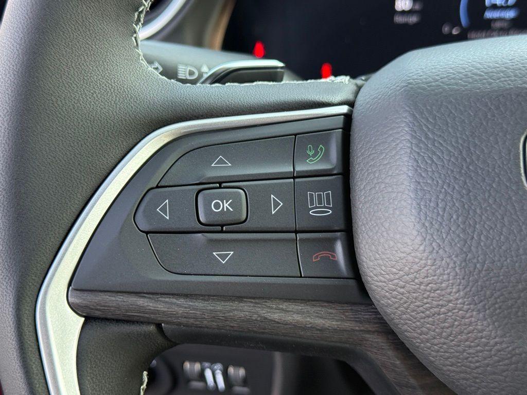 new 2025 Jeep Grand Cherokee L car, priced at $42,552