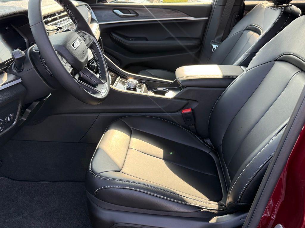 new 2025 Jeep Grand Cherokee L car, priced at $42,552