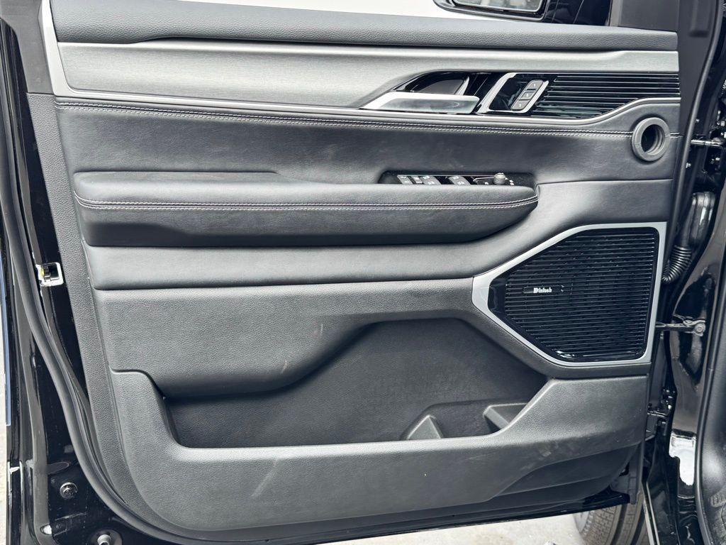 new 2025 Jeep Wagoneer car, priced at $73,957