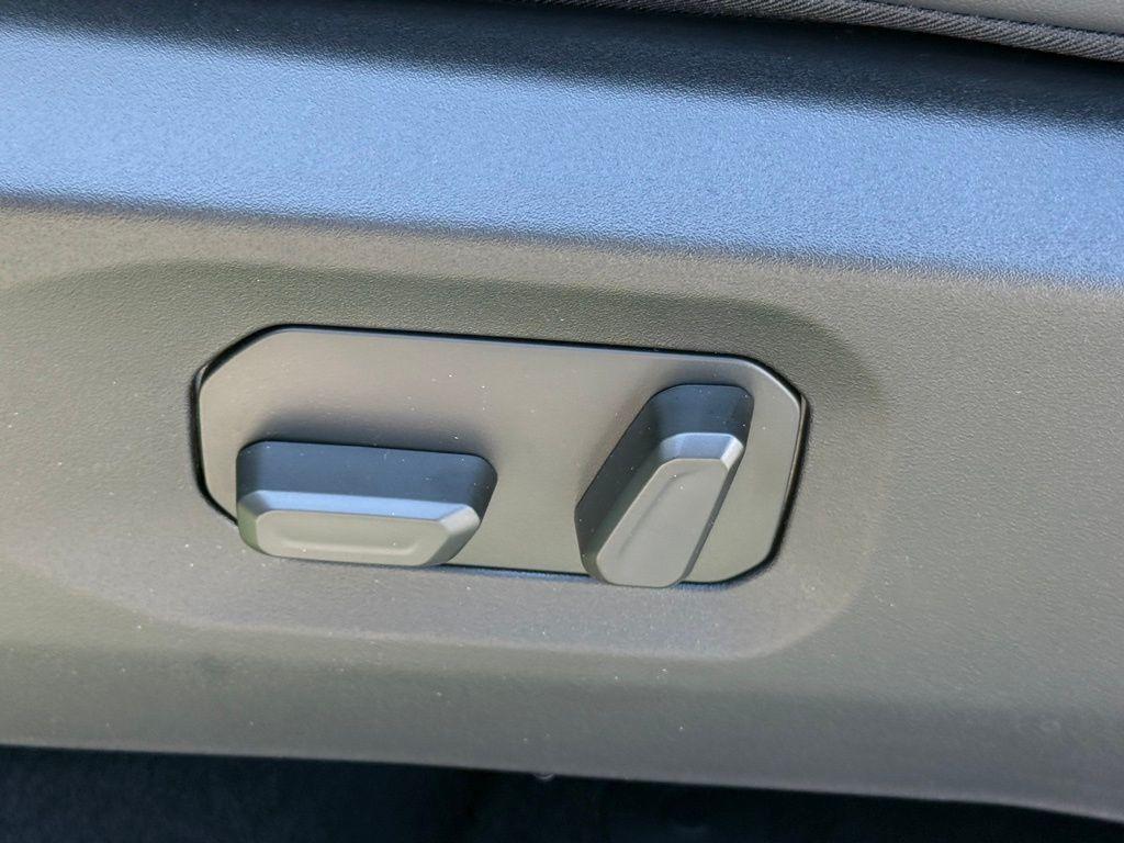 new 2025 Jeep Gladiator car, priced at $52,865