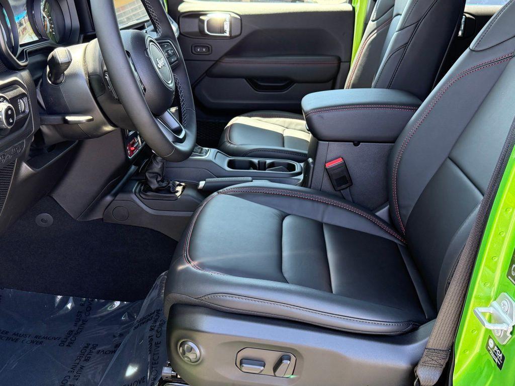 new 2025 Jeep Gladiator car, priced at $52,865