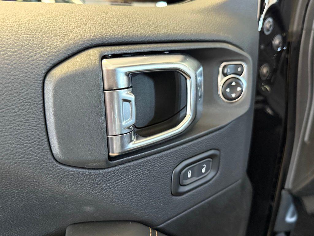 new 2025 Jeep Wrangler car, priced at $95,922