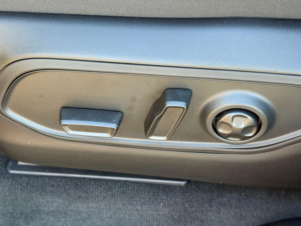 new 2025 Jeep Grand Cherokee car, priced at $45,876