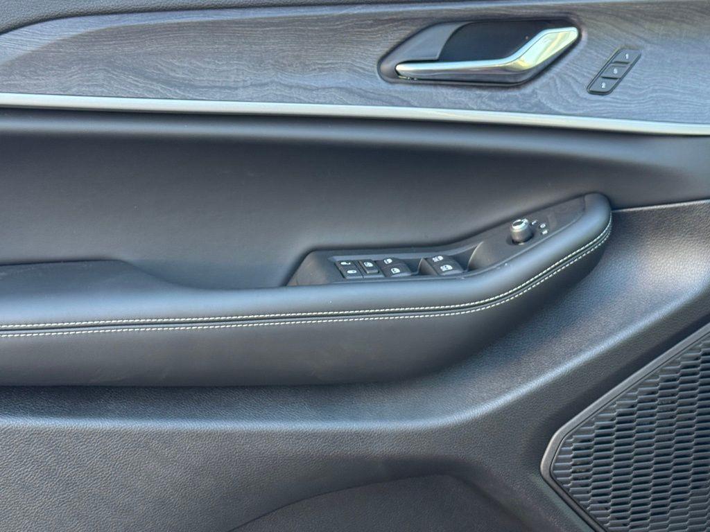 new 2025 Jeep Grand Cherokee car, priced at $45,876