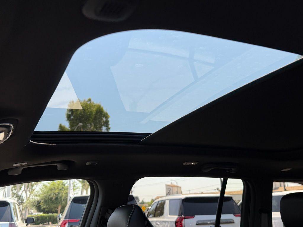 new 2025 Jeep Grand Cherokee car, priced at $42,712