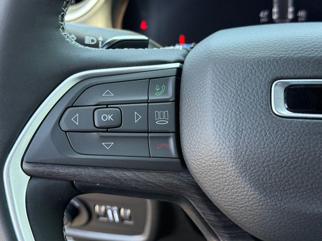 new 2025 Jeep Grand Cherokee car, priced at $42,712