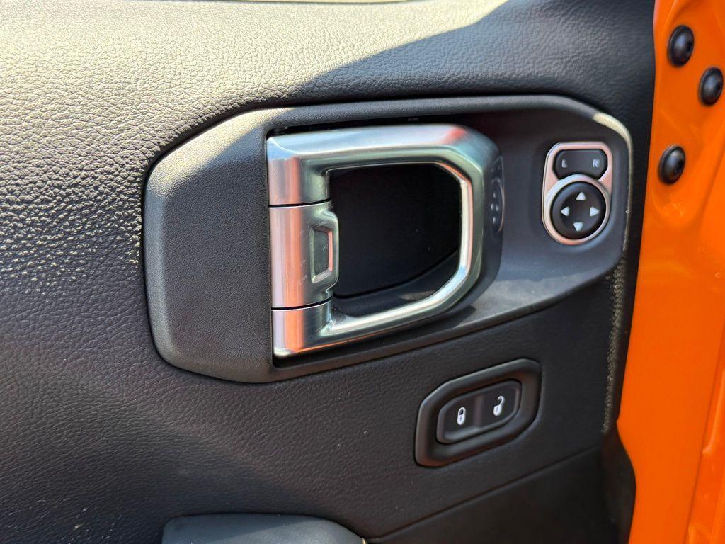new 2025 Jeep Wrangler car, priced at $48,696
